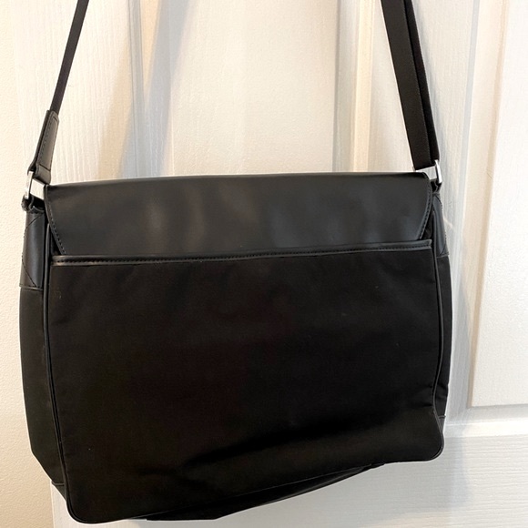 ✨Host Pick✨ Oroton Unisex Adjustable Satchel Bag~ JUST AS NEW - Picture 6 of 15